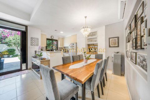Řadový dům v Town Square, Dubai, SAE 3 ložnice, 206 m² Č.: 593730 - fotografie 7