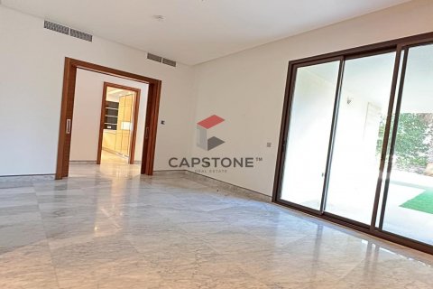 Зняти в оренду віллу на Остров Саадият, Абу-Даби, ОАЕ 5 спалень, 774м2, № 604563 - фото 9