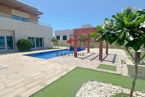 Villa in affitto a The Marina, Abu Dhabi, EAU 6 camere da letto, 1264 mq. № 600936 - foto 1