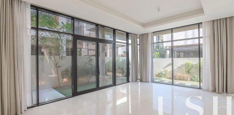 Rijtjeshuis in DAMAC Hills (Akoya by DAMAC), Dubai, VAE 3 slaapkamers, 257 vr.m. nr 621043
