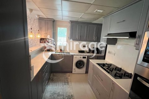 Vila v Al Reef, Abu Dhabi, SAE 4 ložnice, 180 m² Č.: 574191 - fotografie 15