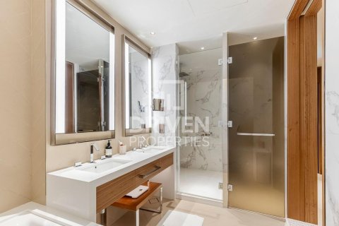 Apartment in Downtown Dubai (Downtown Burj Dubai), UAE 3 bedrooms, 146 sq.m. № 601946 - photo 17
