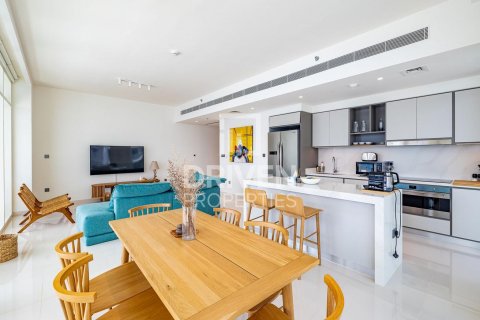 Apartment in Dubai Harbour, Dubai, UAE 3 bedrooms, 195 sq.m. № 602909 - photo 1