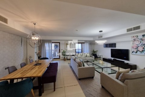 Apartment in Palm Jumeirah, Dubai, UAE 4 bedrooms, 314 sq.m. № 593074 - photo 1