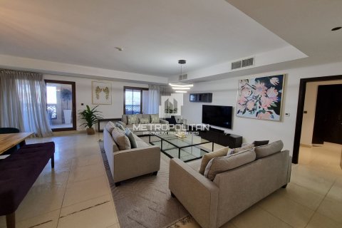 Apartment in Palm Jumeirah, Dubai, UAE 4 bedrooms, 314 sq.m. № 593074 - photo 4
