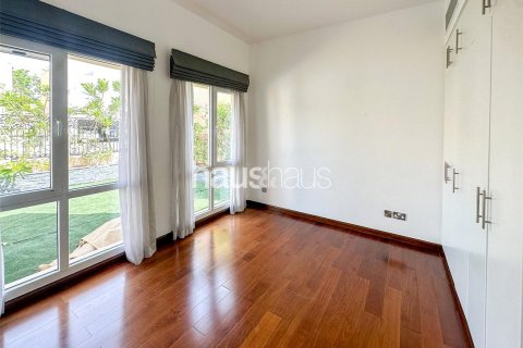 Vila di Meadows, Dubai, UAE 5 bilik tidur, 540 meter persegi № 626954 - foto 19