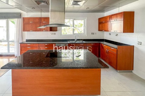 Vila di Meadows, Dubai, UAE 5 bilik tidur, 540 meter persegi № 626954 - foto 15
