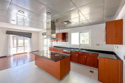Vila di Meadows, Dubai, UAE 5 bilik tidur, 540 meter persegi № 626954 - foto 2