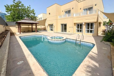Vila di Meadows, Dubai, UAE 5 bilik tidur, 540 meter persegi № 626954 - foto 1