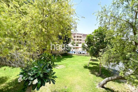 Apartmen di Motor City, Dubai, UAE 2 bilik tidur, 135 meter persegi № 627064 - foto 11
