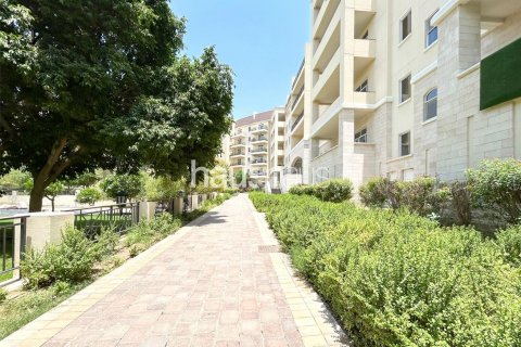 Apartmen di Motor City, Dubai, UAE 2 bilik tidur, 135 meter persegi № 627064 - foto 13