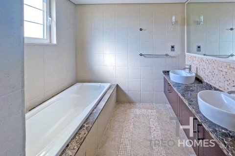 Vila v Jumeirah Park, Dubai, SAE 3 ložnice, 285 m² Č.: 586604 - fotografie 17