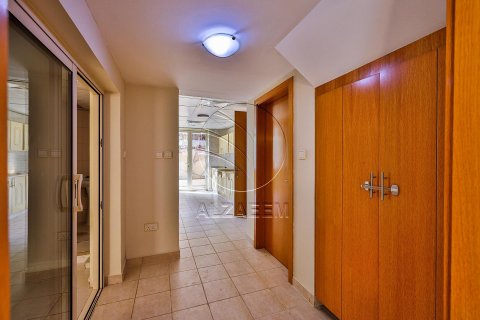Villa sa Al Raha Gardens, Abu Dhabi, UAE 4 silid-tulugan, 299 sq.m. № 615444 - larawan 19