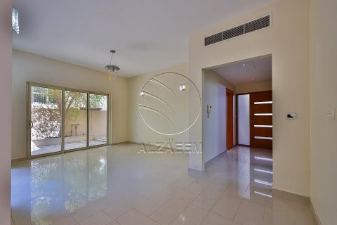 Villa sa Al Raha Gardens, Abu Dhabi, UAE 4 silid-tulugan, 299 sq.m. № 615444 - larawan 3