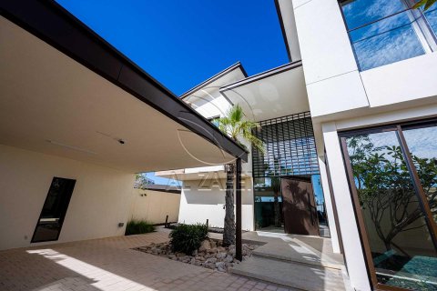 Villa on the Saadiyat Island, Abu Dhabi, UAE 4 bedrooms, 732 sq.m. № 615443 - photo 3