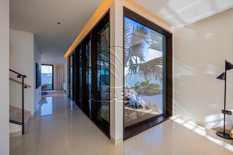 Villa on the Saadiyat Island, Abu Dhabi, UAE 4 bedrooms, 732 sq.m. № 615443 - photo 8