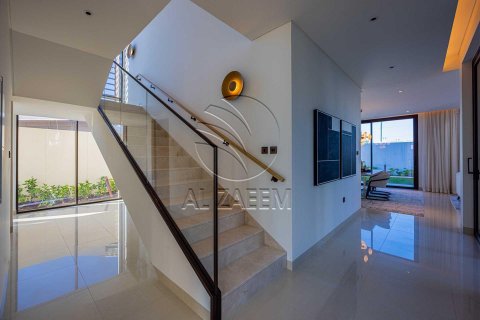 Villa on the Saadiyat Island, Abu Dhabi, UAE 4 bedrooms, 732 sq.m. № 615443 - photo 7