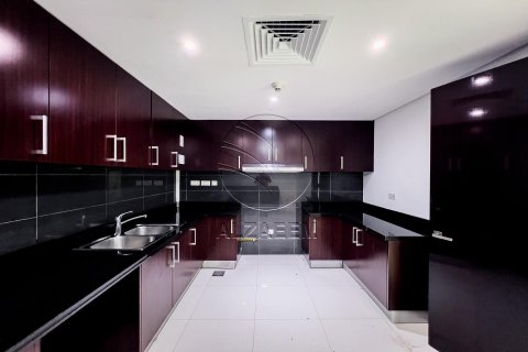 Apartment in Al Reem Island, Abu Dhabi, UAE 2 bedrooms, 186 sq.m. № 615677 - photo 14