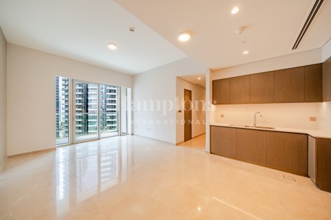 Apartment in Palm Jumeirah, Dubai, UAE 2 bedrooms, 119.28001976 sq.m. № 589083 - photo 1