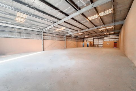 Warehouse in Al Qusais, Dubai, UAE 371.6 sq.m. № 569263 - photo 3