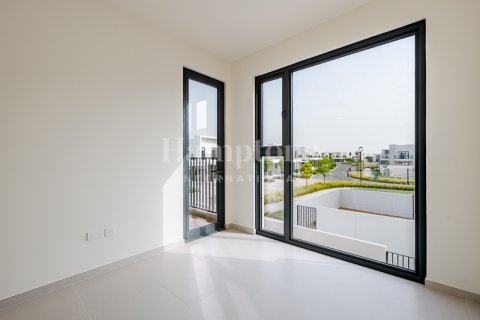 Townhouse in Dubai South (Dubai World Central), UAE 3 bedrooms, 181.90407400 sq.m. № 583867 - photo 3