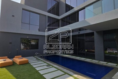 Vilë në Tilal City, Sharjah, Emiratet e Bashkuara Arabe 5 dhoma gjumi, 621 m2. № 574808 - Foto 2