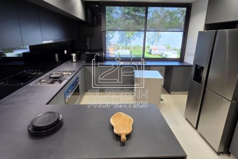 Vilë në Tilal City, Sharjah, Emiratet e Bashkuara Arabe 5 dhoma gjumi, 621 m2. № 574808 - Foto 7