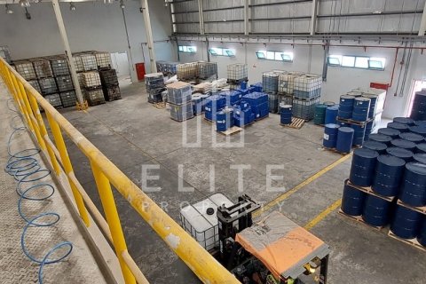 Factory in Dubai, UAE 8406 sq.m. № 623568 - photo 2