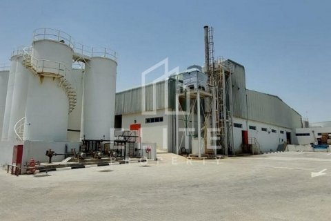 Factory in Dubai, UAE 8406 sq.m. № 623568 - photo 25