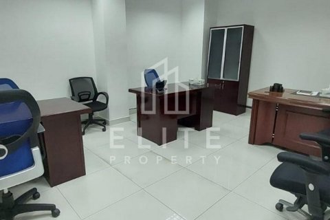 Factory in Dubai, UAE 8406 sq.m. № 623568 - photo 14
