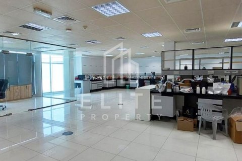 Factory in Dubai, UAE 8406 sq.m. № 623568 - photo 9