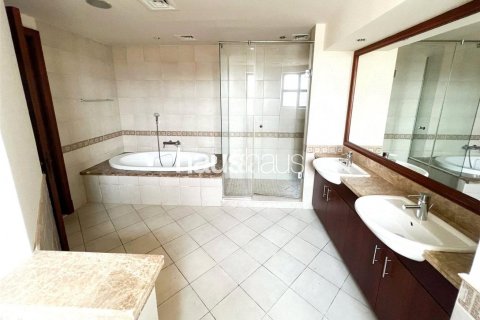 Apartment in Palm Jumeirah, Dubai, UAE 2 bedrooms, 175 sq.m. № 625802 - photo 9