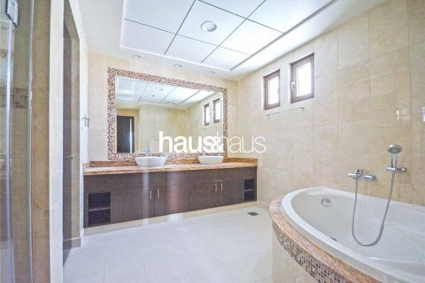Villa in Palm Jumeirah, Dubai, UAE 5 bedrooms, 1292 sq.m. № 625805 - photo 12