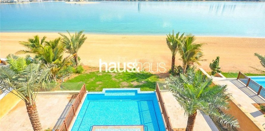 Villa in Palm Jumeirah, Dubai, UAE 5 bedrooms, 1292 sq.m. № 625805