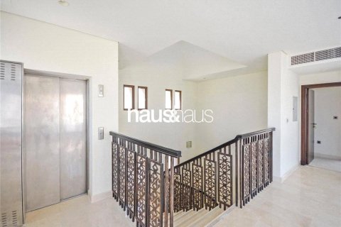 Villa in Palm Jumeirah, Dubai, UAE 5 bedrooms, 1292 sq.m. № 625805 - photo 7