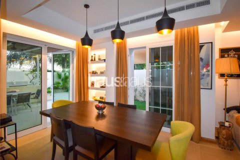 Villa in Arabian Ranches, Dubai, UAE 2 bedrooms, 195 sq.m. № 625803 - photo 8