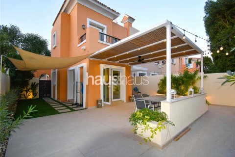 Villa in Arabian Ranches, Dubai, UAE 2 bedrooms, 195 sq.m. № 625803 - photo 1
