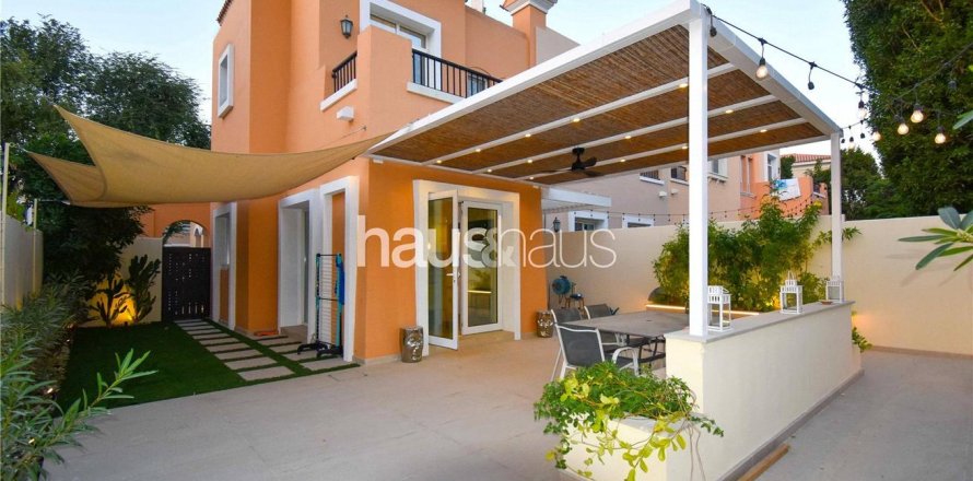 Villa in Arabian Ranches, Dubai, UAE 2 bedrooms, 195 sq.m. № 625803