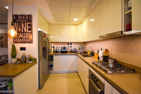Villa in Arabian Ranches, Dubai, UAE 2 bedrooms, 195 sq.m. № 625803 - photo 5