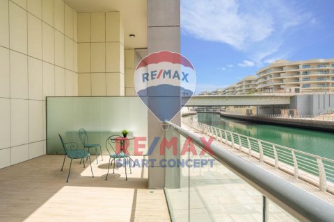 Al Raha Beach、Abu Dhabi、UAE にあるマンション販売中 1ベッドルーム、96.1 m2、No580566 - 写真 1