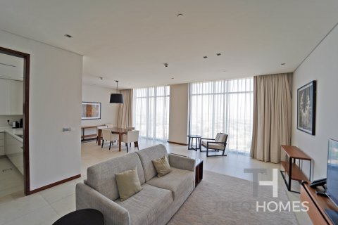 Apartment in The Hills, Dubai, UAE 2 bedrooms, 165 sq.m. № 597580 - photo 2