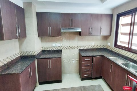 Villa in Al Maqtaa, Abu Dhabi, UAE 5 bedrooms, 660 sq.m. № 615599 - photo 7
