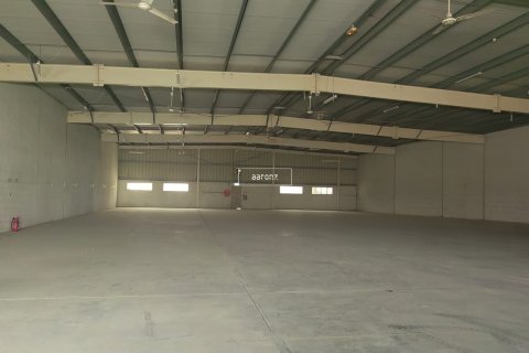 Gudang di Al Quoz, Dubai, UAE 873.3 meter persegi № 624248 - foto 4