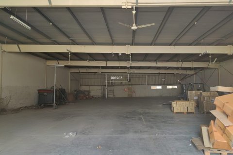 Gudang di Al Quoz, Dubai, UAE 873.3 meter persegi № 624248 - foto 1