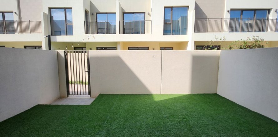 Townhouse in Dubai, UAE 3 bedrooms, 142 sq.m. № 570889