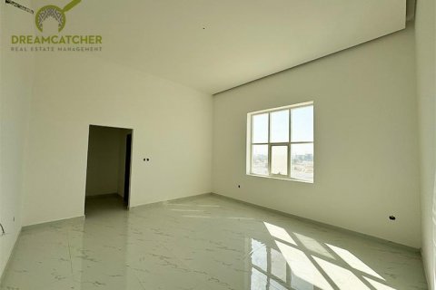 Vila v Al Qusaidat, Ras Al Khaimah, SAE 5 ložnice, 650.3 m² Č.: 588446 - fotografie 14
