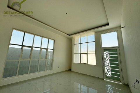 Vila v Al Qusaidat, Ras Al Khaimah, SAE 5 ložnice, 650.3 m² Č.: 588446 - fotografie 6