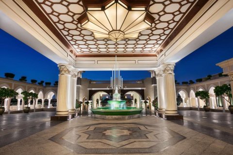 Apartment in Al Maqtaa, Abu Dhabi, UAE 1 bedroom, 97.5 sq.m. № 577765 - photo 1