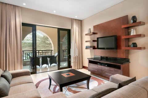 Apartment in Al Maqtaa, Abu Dhabi, UAE 1 bedroom, 97.5 sq.m. № 577765 - photo 2