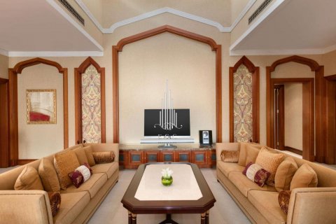 Apartment in Al Maqtaa, Abu Dhabi, UAE 4 bedrooms, 157.9 sq.m. № 577766 - photo 2